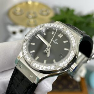 Đồng Hồ Hublot Classic Fusion Nữ Đính Kim Cương Moissanite (2)