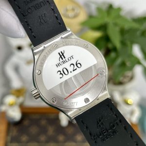 Đồng Hồ Hublot Classic Fusion Nữ Đính Kim Cương Moissanite 33mm (2)