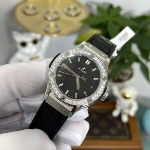 Đồng Hồ Hublot Classic Fusion Nữ Đính Kim Cương Moissanite (2)