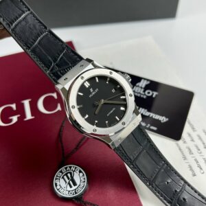 Đồng Hồ Hublot Classic Fusion Titanium Màu Đen JJF 2023 42mm (1)