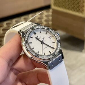 Đồng Hồ Hublot Đính Kim Cương Moissanite Màu Trắng Rep 11 38mm