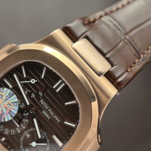 Đồng Hồ Patek Philippe Nautilus 5712 Mặt Chocolate GR Factory 40mm