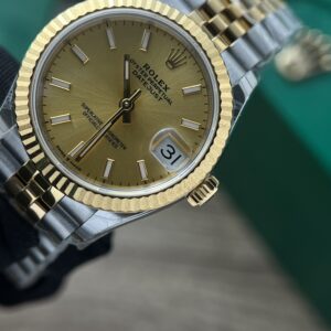 Đồng Hồ Rolex Nữ DateJust Mặt Số Vàng Cọc Dạ Quang 31mm (1)