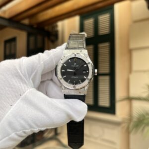 Đồng Hồ Hublot Classic Fusion Đính Đá Replica HBF Màu Đen 42mm (1)