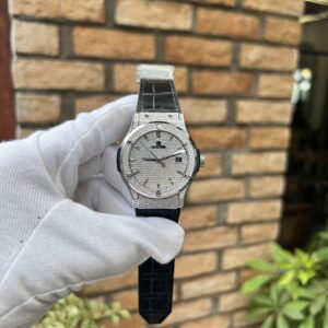 Đồng Hồ Hublot Classic Fusion Đính Full Đá Replica Màu Đen 42mm (1)