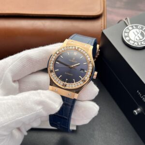 Đồng Hồ Hublot Classic Fusion King Gold Đính Kim Cương Moissanite Blue 42mm (7)