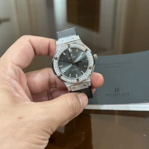 Đồng Hồ Hublot Classic Fusion Màu Xám Đính Đá HB Factory 38mm (6)