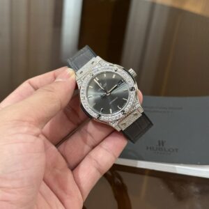 Đồng Hồ Hublot Classic Fusion Màu Xám Đính Đá HB Factory 38mm (6)