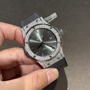 Đồng Hồ Hublot Độ Full Kim Cương Moissanite Màu Xám 42mm (1)