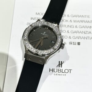 Đồng Hồ Nữ Hublot Độ Kim Cương Moissanite Dây Cao Su HBF 33mm (5)