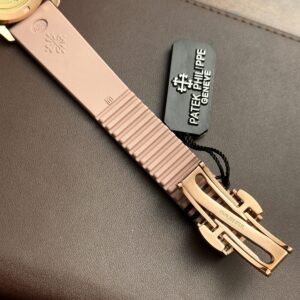 Đồng Hồ Patek Philippe Aquanaut 5072R Dây Hồng Mặt Khảm Trai (1)