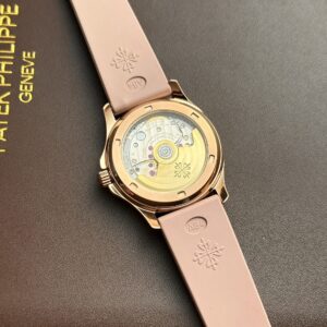 Đồng Hồ Patek Philippe Aquanaut 5072R Dây Hồng Mặt Khảm Trai (1)