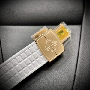 Đồng Hồ Patek Philippe Aquanaut 5072R Màu Trắng Mặt Xà Cừ PPF (1)