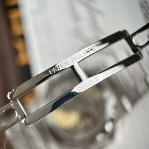 Đồng Hồ Patek Philippe Nautilus 5712 Mặt Xanh Lá Cây ZF 40mm (8)