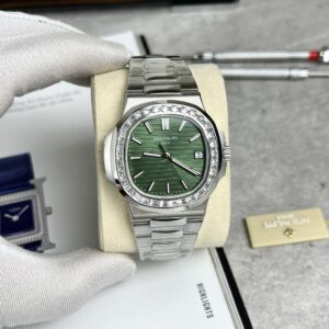 Đồng Hồ Patek Philippe Nautilus 5723 Mặt Xanh Lá Cây Rep 11 40mm (7)