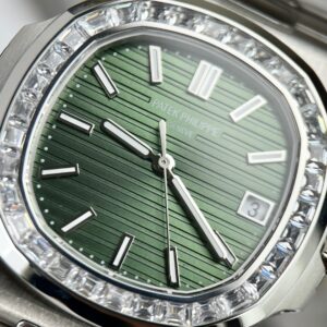 Đồng Hồ Patek Philippe Nautilus 5723 Mặt Xanh Lá Cây Rep 11 40mm (7)