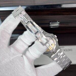 Đồng Hồ Patek Philippe Nautilus 5723 Rep 11 Đính Đá Blue Dial 40mm (1)