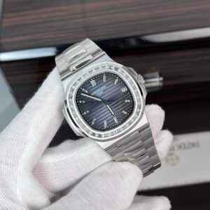 Đồng Hồ Patek Philippe Nautilus 5723 Rep 11 Đính Đá Blue Dial 40mm (1)