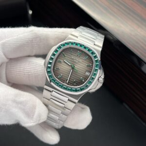 Đồng Hồ Patek Philippe Nautilus 5723 Rep 11 Đính Đá Màu Xanh Lá 40mm (2)