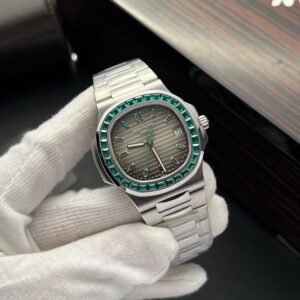 Đồng Hồ Patek Philippe Nautilus 5723 Rep 11 Đính Đá Màu Xanh Lá 40mm (2)