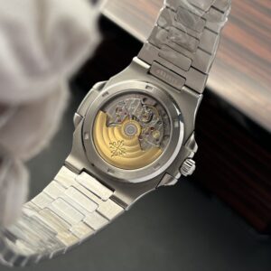 Đồng Hồ Patek Philippe Nautilus 5723 Rep 11 Đính Đá Màu Xanh Lá 40mm (2)