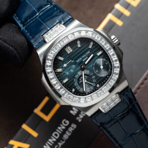 Đồng Hồ Patek Philippe Nautilus 5724G Replica 11 Blue GRF 40mm (1)