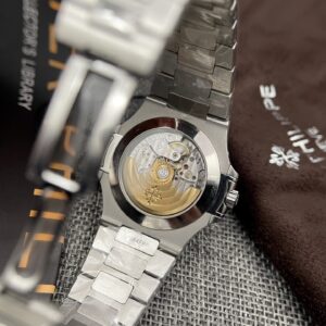 Đồng Hồ Patek Philippe Nautilus 5726 Fake 11 (2)