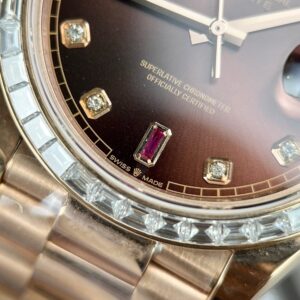 Đồng Hồ Rolex Day-Date Bọc Vàng Độ Kim Cương Moissanite Ruby Đỏ 40mm (2)