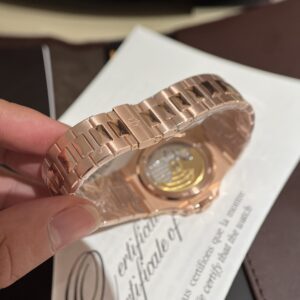 Đồng Hồ Patek Philippe Nautilus 5723 Bọc Vàng Độ Kim Cương Moissanite 40mm