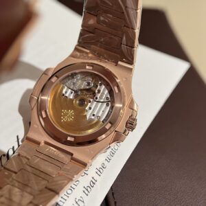 Đồng Hồ Patek Philippe Nautilus 5723 Bọc Vàng Độ Kim Cương Moissanite 40mm