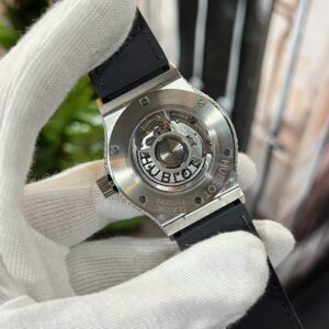 Đồng Hồ Hublot Classic Fusion Đính Moissanite Đầu Lâu Nam 42mm (4)