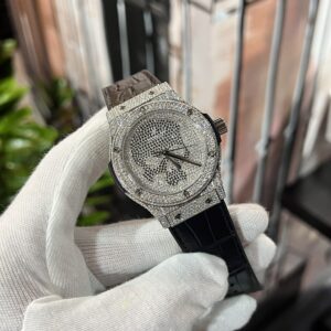 Đồng Hồ Hublot Classic Fusion Đính Moissanite Đầu Lâu Nam 42mm (4)