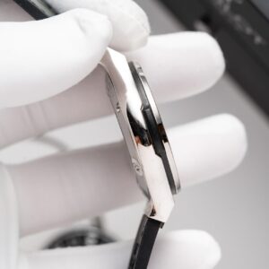 Đồng Hồ Hublot Classic Fusion Titanium Green Đính Full Đá 38mm (2)