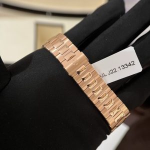 Đồng Hồ Patek Philippe Nautilus 5723 Bọc Vàng Độ Đá Ruby Đỏ Tổng Hợp (10)