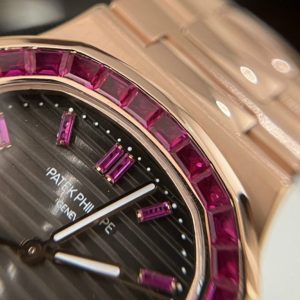 Đồng Hồ Patek Philippe Nautilus 5723 Bọc Vàng Độ Đá Ruby Đỏ Tổng Hợp (10)