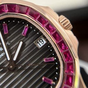 Đồng Hồ Patek Philippe Nautilus 5723 Bọc Vàng Độ Đá Ruby Đỏ Tổng Hợp (10)