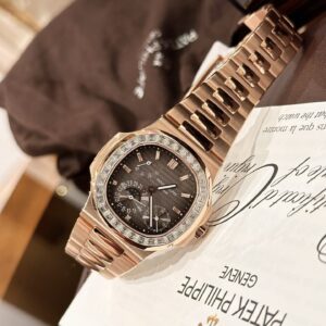 Đồng Hồ Patek Philippe Nautilus 5724 Bọc Vàng Độ Kim Cương Moissanite 40mm (7)