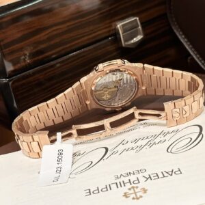 Đồng Hồ Patek Philippe Nautilus 5724 Bọc Vàng Độ Kim Cương Moissanite 40mm (7)