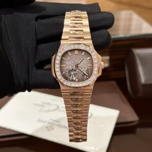 Đồng Hồ Patek Philippe Nautilus 5724 Bọc Vàng Độ Kim Cương Moissanite 40mm (7)