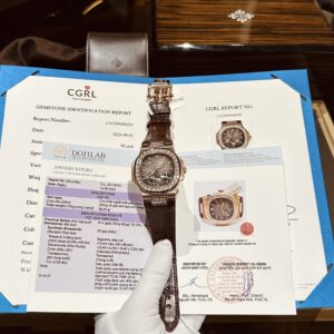 Đồng Hồ Patek Philippe Nautilus 5724R Bọc Vàng Độ Kim Cương Moissanite 40mm