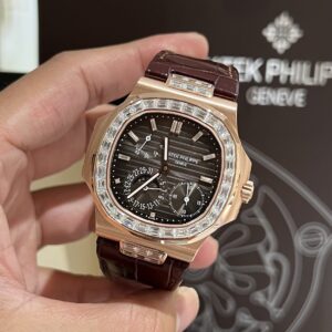 Đồng Hồ Patek Philippe Nautilus 5724R Bọc Vàng Độ Kim Cương Moissanite 40mm (6)