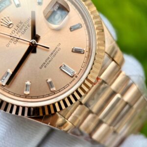 Đồng Hồ Rolex Day-Date 228235 Mặt Hồng Cọc Số Đính Đá GM Factory 40mm