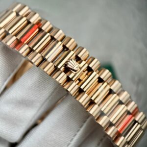 Đồng Hồ Rolex Day-Date 228235 Replica 11 Mặt Số Chocolate GMF 40mm (1)