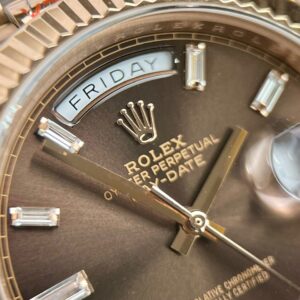 Đồng Hồ Rolex Day-Date 228235 Replica 11 Mặt Số Chocolate GMF 40mm (1)