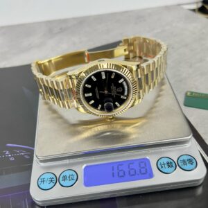 Đồng Hồ Rolex Day-Date 228238 Replica 11 Mặt Đen Cọc Đính Đá GM Factory 40mm (1)