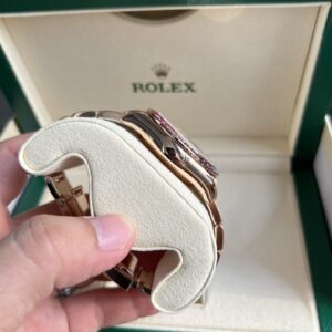 Đồng Hồ Rolex Daytona Rainbow Bọc Vàng Độ Kim Cương Moissanite TW 40mm (6)