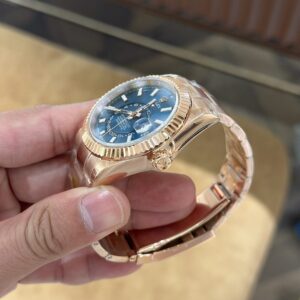 Đồng Hồ Rolex Sky-Dweller 336935 Replica 11 Mặt Xanh Lam Nhà Máy Noob 42mm (1)
