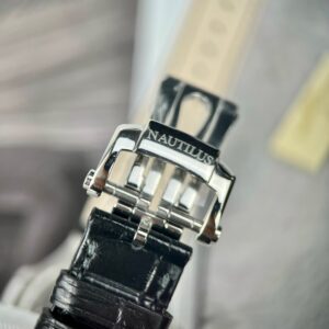 Đồng Hồ Patek Philippe Nautilus 5711 Replica 11 Mặt Xanh Lá Cây 40mm (2)