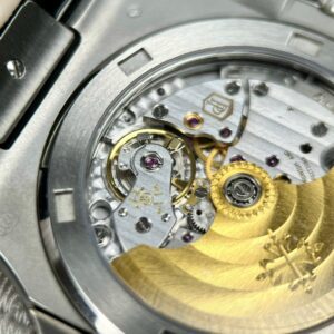 Đồng Hồ Patek Philippe Nautilus 5711 Replica 11 Mặt Xanh Lá Cây 40mm (2)