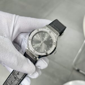 Đồng Hồ Hublot Classic Fusion Diamonds Màu Xám HB Factory 38mm (1)